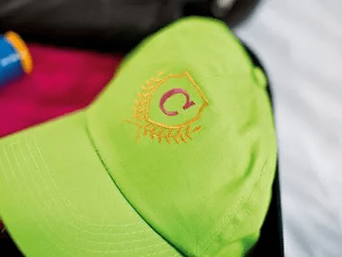 Embroidery-capmono